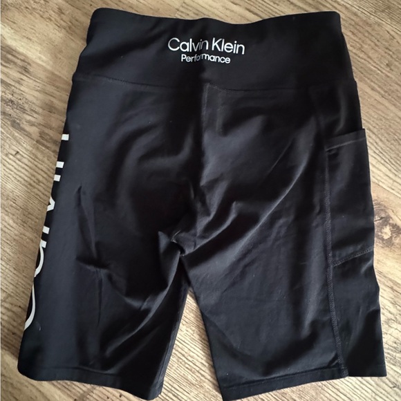 Ladies Calvin Klein workout shorts - Picture 2 of 4